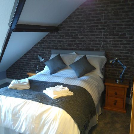 Tara Bed & Breakfast Fishguard Exterior photo